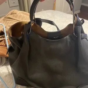 Sac à Main En Daim Brun SR Squared By Sondra Roberts – Modèle Carré #37